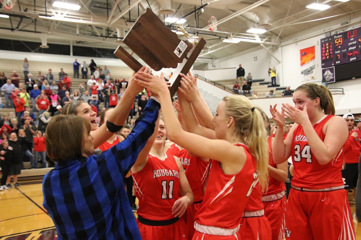 Kankakee Kougars clinch sectional trophy with game-winning shot