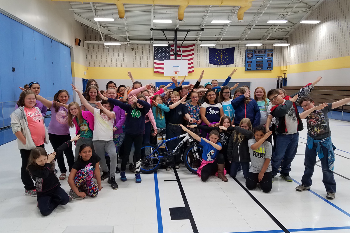 Lil’ F.I.S.H. Club Rewards 18 Students from Local Schools with Bikes and Helmets